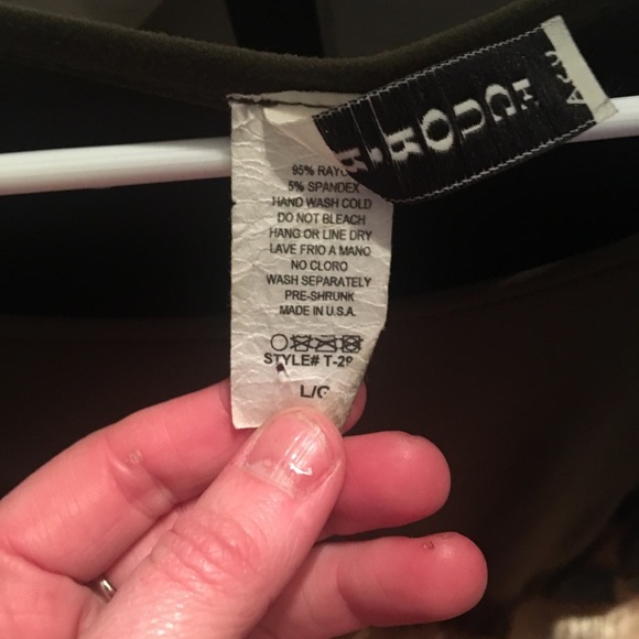 long sleeve boutique top with tassles - Picture 3 of 4